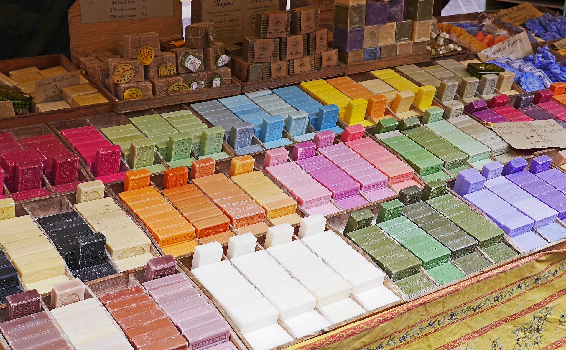 anti-packaging emerges in soap - bars of soap without containers or labels